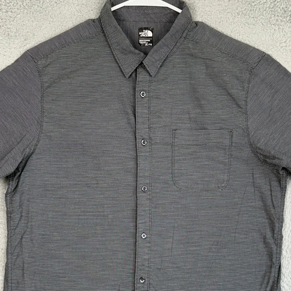 The North Face Shirt Mens XL Grey Striped Button Up Pocket Stretch Short Sleeve